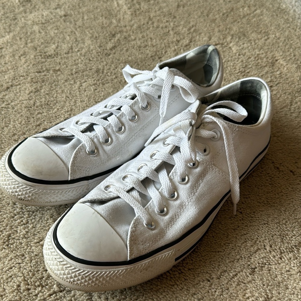 Converse Madison size 11 white fabric